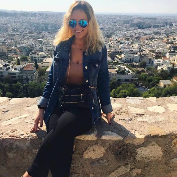 Meet your Posher, Michelle - Picture 1 of 1